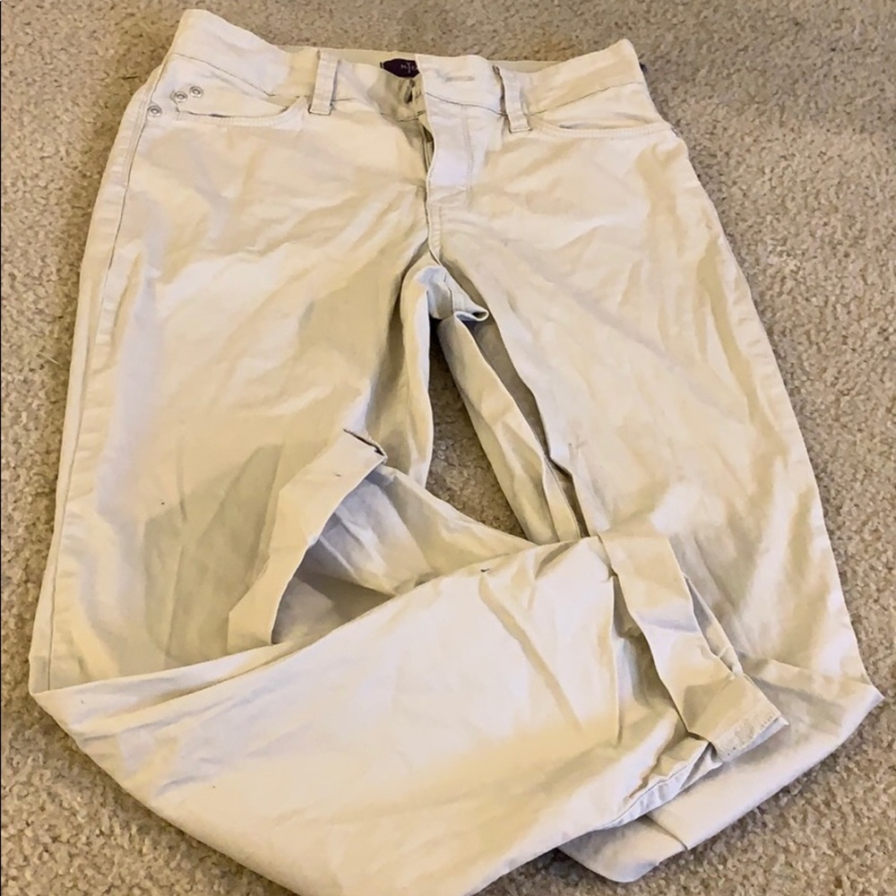 women’s khaki trousers